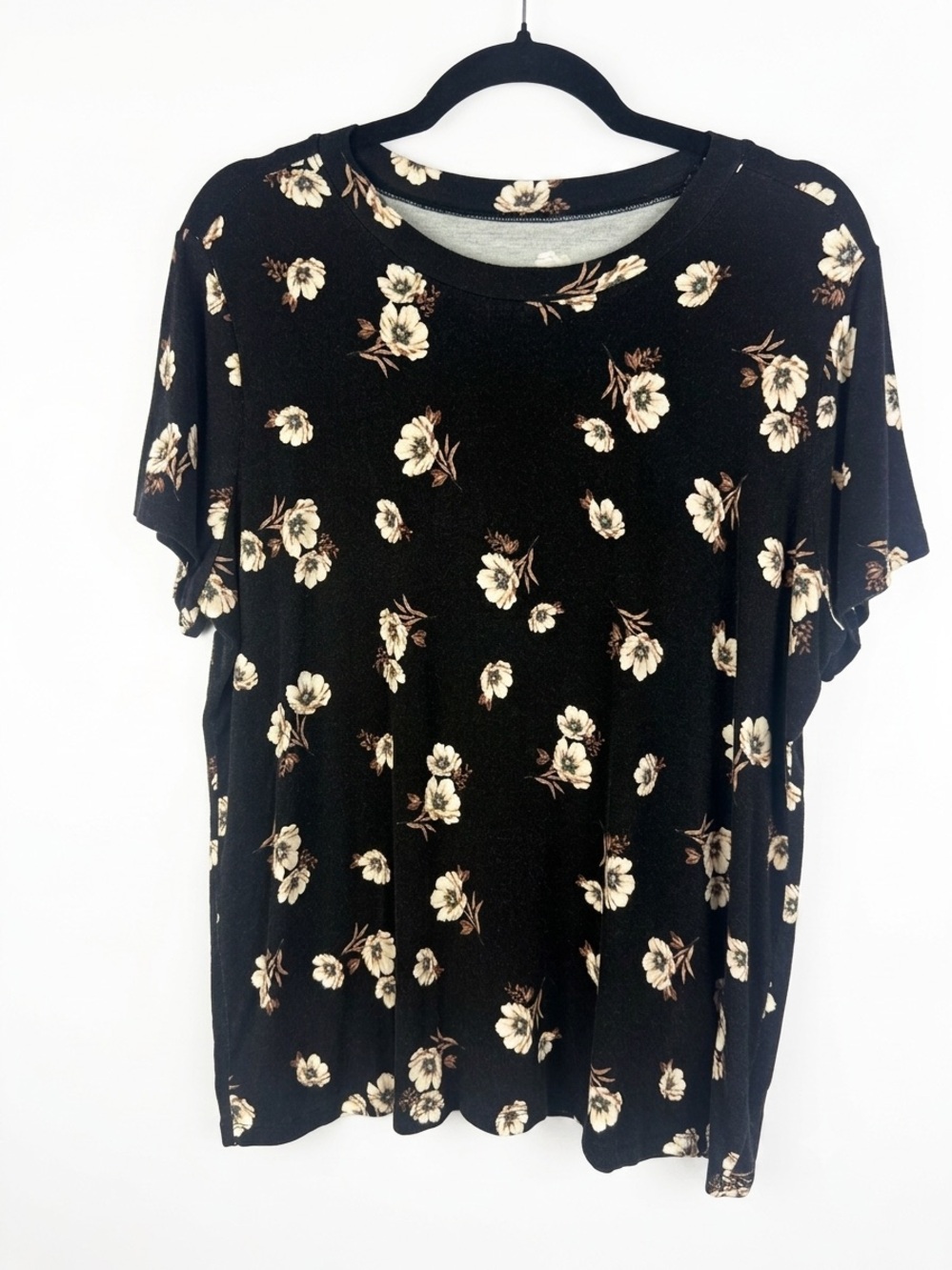 Torrid Super Soft Floral Crewneck Short Sleeve Knit Tee Shirt Black Plus Size 1